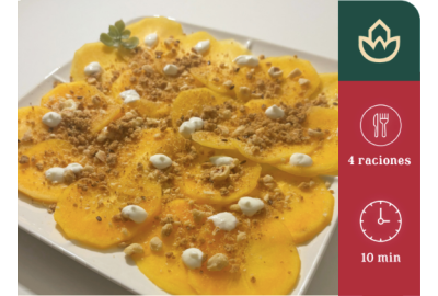 Carpaccio de caqui con Yogurt y avellanas