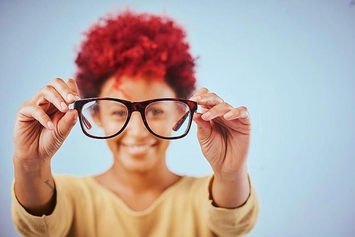 vision borrosa y gafas