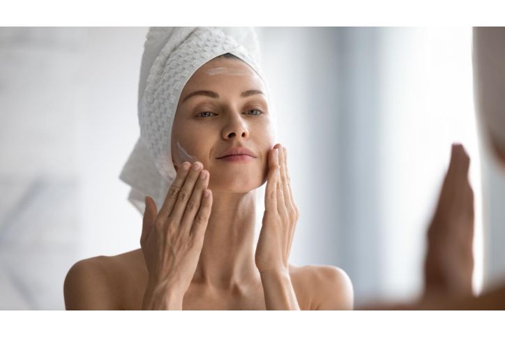 Cómo quitar las manchas rojas de acné: remedios caseros